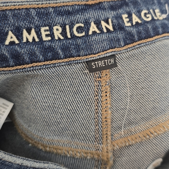 AMERICAN EAGLE Mom Jeans Stretch Distressed Raw Hem Women 0 High Rise Blue Denim - Picture 6 of 11